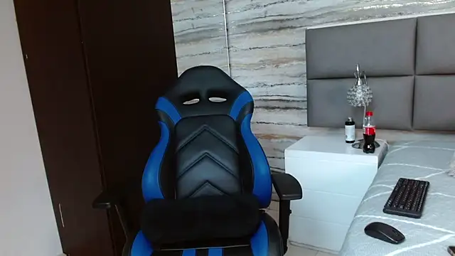 Snapshot of oliver__brown chatting on 12/13/24, 09:09 oliver brown online show from 12/13/24, 09:09