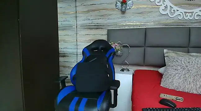 Snapshot of oliver__brown chatting on 03/11/25, 08:31 oliver brown online show from 03/11/25, 08:31