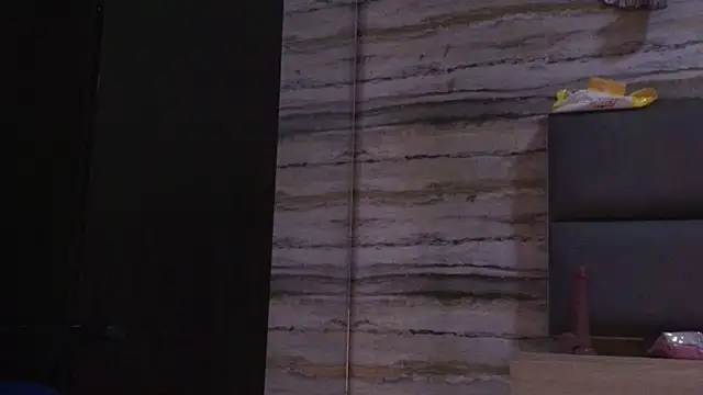 Snapshot of oliver__brown chatting on 12/22/25, 12:07 oliver brown online show from 12/22/25, 12:07