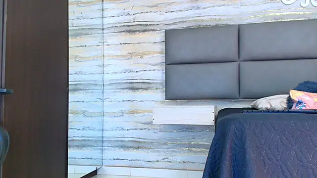 Snapshot of oliver__brown chatting on 01/17/26, 11:52 oliver brown online show from 01/17/26, 11:52