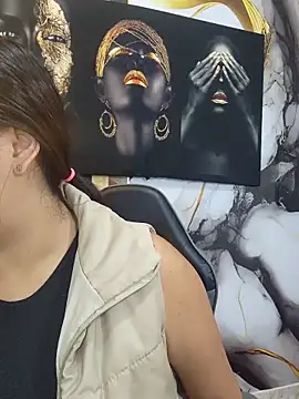 LizzRouse online show from 04/24/26, 09:06