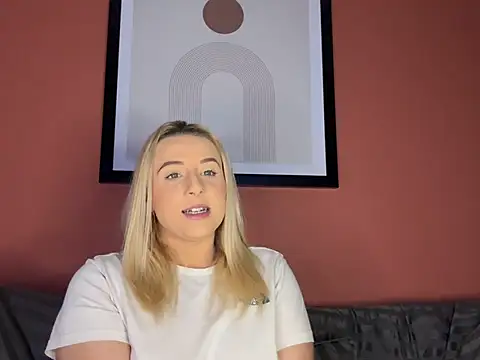 Strongqueen online show from 12/24/24, 09:22