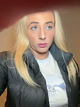 Strongqueen online show from 12/14/25, 08:57