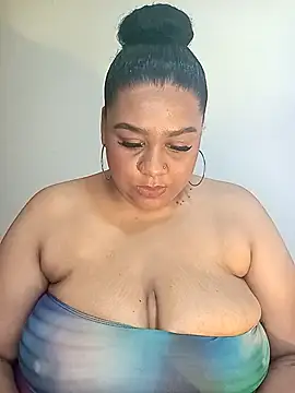 Snapshot of BiancaFollerach chatting on 10/17/25, 12:08 BiancaFollerach online show from 10/17/25, 12:08