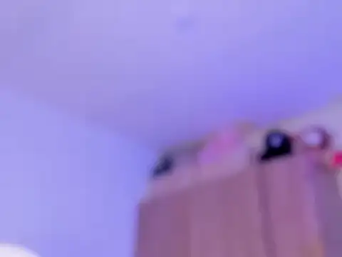 Snapshot of perla7777 chatting on 02/06/25, 02:15 perla7777 online show from 02/06/25, 02:15