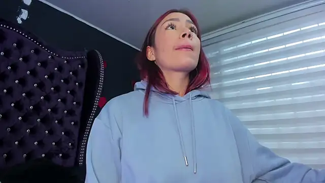 Snapshot of perla7777 chatting on 02/19/25, 09:47 perla7777 online show from 02/19/25, 09:47