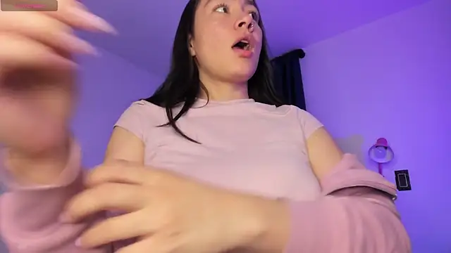 Snapshot of perla7777 chatting on 11/07/25, 11:05 perla7777 online show from 11/07/25, 11:05