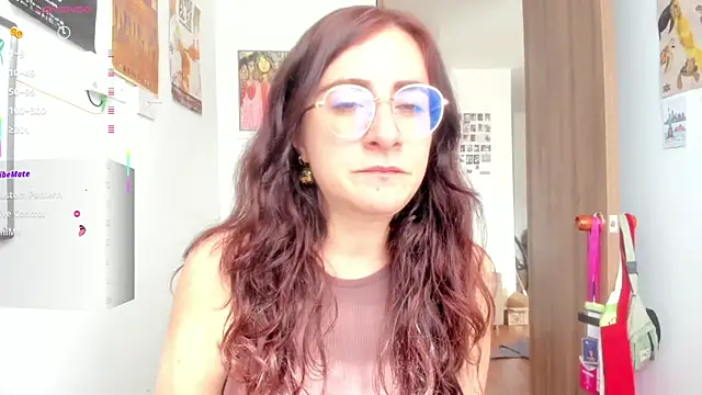 Snapshot of linda_giggle chatting on 05/14/26, 02:35 linda giggle online show from 05/14/26, 02:35