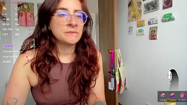 Snapshot of linda_giggle chatting on 05/26/26, 01:51 linda giggle online show from 05/26/26, 01:51