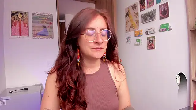 Snapshot of linda_giggle chatting on 06/02/26, 02:41 linda giggle online show from 06/02/26, 02:41