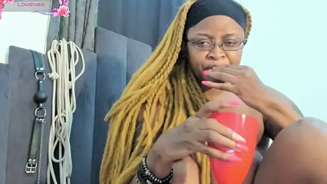 Snapshot of CuteBustyBabes chatting on 12/30/24, 12:42 CuteBustyBabes online show from 12/30/24, 12:42