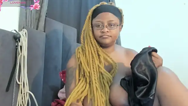 Snapshot of CuteBustyBabes chatting on 12/30/24, 05:02 CuteBustyBabes online show from 12/30/24, 05:02