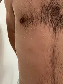 Snapshot of Bigclitlover69 chatting on 11/24/25, 11:10 Bigclitlover69 online show from 11/24/25, 11:10