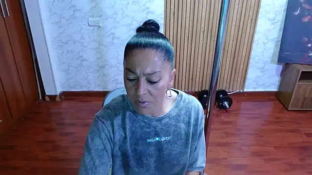 Snapshot of Anitta_muscle chatting on 07/14/26, 08:03 Anitta muscle online show from 07/14/26, 08:03