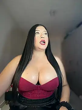 Snapshot of cami_ortiz__ chatting on 03/04/26, 04:40 cami ortiz online show from 03/04/26, 04:40