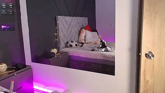 emmajohnss online show from 02/05/25, 06:56