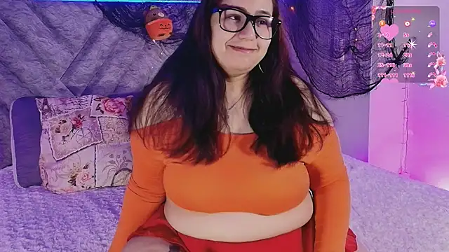 Snapshot of emmajohnss chatting on 11/02/25, 03:53 emmajohnss online show from 11/02/25, 03:53