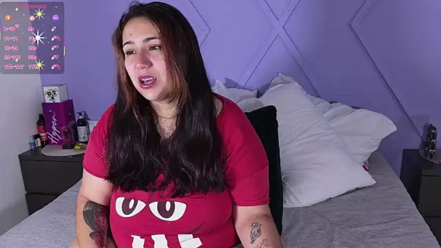 Snapshot of emmajohnss chatting on 12/03/25, 04:42 emmajohnss online show from 12/03/25, 04:42