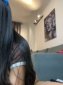 Snapshot of DaphneUwu chatting on 04/30/26, 01:12 DaphneUwu online show from 04/30/26, 01:12
