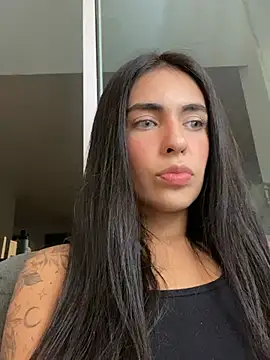 Snapshot of DaphneUwu chatting on 05/08/26, 01:44 DaphneUwu online show from 05/08/26, 01:44