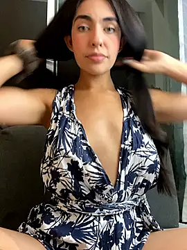 Snapshot of DaphneUwu chatting on 05/19/26, 01:22 DaphneUwu online show from 05/19/26, 01:22