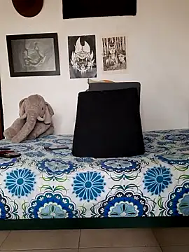 Snapshot of cosmicwind chatting on 02/13/26, 05:20 cosmicwind online show from 02/13/26, 05:20