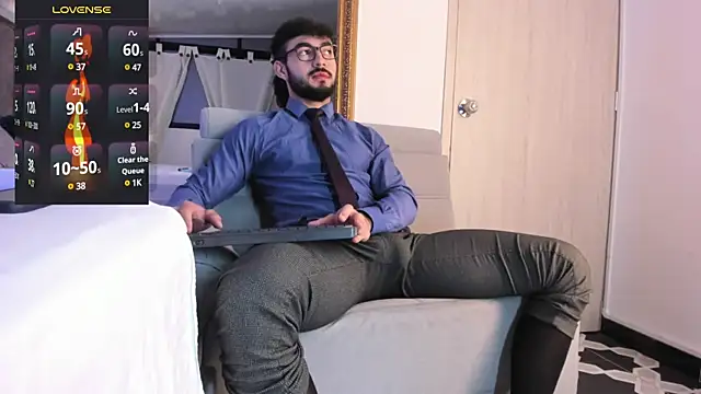 Snapshot of MarkWalker__ chatting on 02/06/25, 10:15 MarkWalker online show from 02/06/25, 10:15