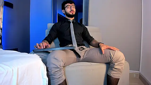 Snapshot of MarkWalker__ chatting on 02/13/25, 10:44 MarkWalker online show from 02/13/25, 10:44