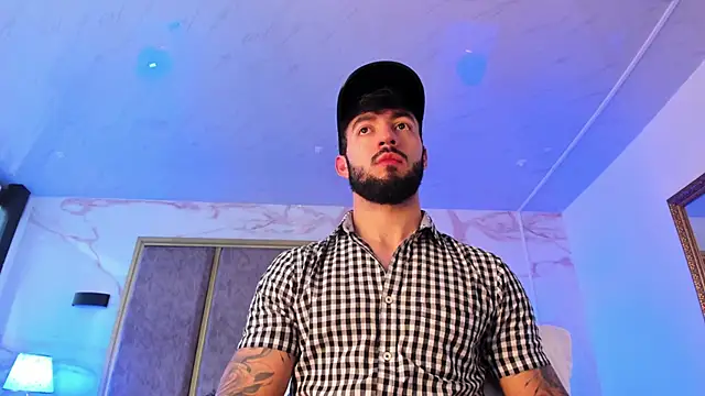 Snapshot of MarkWalker__ chatting on 02/18/25, 04:37 MarkWalker online show from 02/18/25, 04:37