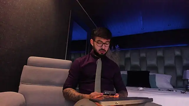 Snapshot of MarkWalker__ chatting on 03/07/25, 10:24 MarkWalker online show from 03/07/25, 10:24