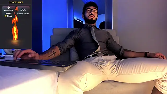 Snapshot of MarkWalker__ chatting on 03/08/25, 10:54 MarkWalker online show from 03/08/25, 10:54