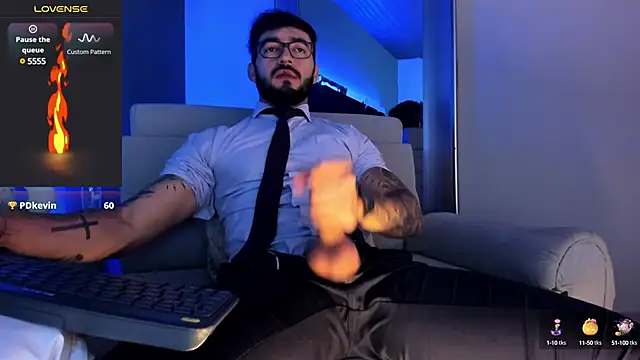 Snapshot of MarkWalker__ chatting on 03/09/25, 11:03 MarkWalker online show from 03/09/25, 11:03