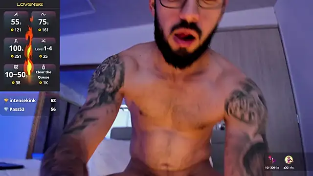 Snapshot of MarkWalker__ chatting on 03/13/25, 02:01 MarkWalker online show from 03/13/25, 02:01