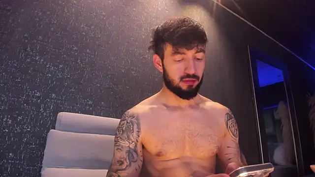 Snapshot of MarkWalker__ chatting on 03/15/25, 04:43 MarkWalker online show from 03/15/25, 04:43