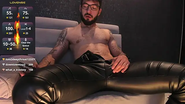 Snapshot of MarkWalker__ chatting on 03/20/25, 01:26 MarkWalker online show from 03/20/25, 01:26