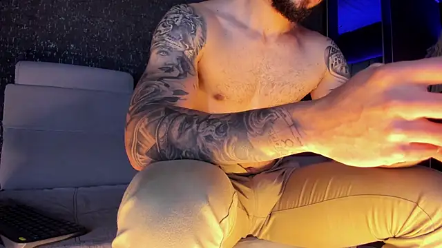 Snapshot of MarkWalker__ chatting on 09/15/25, 10:04 MarkWalker online show from 09/15/25, 10:04