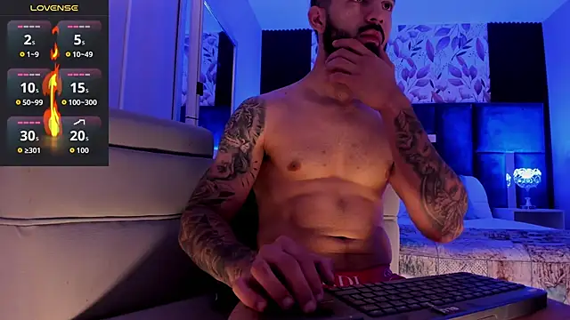 Snapshot of MarkWalker__ chatting on 09/25/25, 09:46 MarkWalker online show from 09/25/25, 09:46