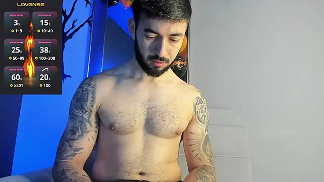 Snapshot of MarkWalker__ chatting on 10/22/25, 10:04 MarkWalker online show from 10/22/25, 10:04