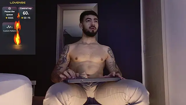 Snapshot of MarkWalker__ chatting on 11/08/25, 10:15 MarkWalker online show from 11/08/25, 10:15