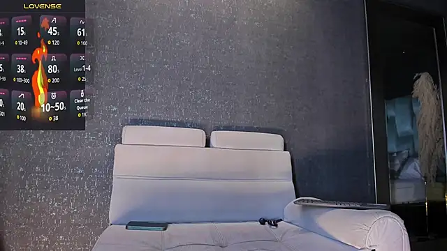 Snapshot of MarkWalker__ chatting on 11/15/25, 10:01 MarkWalker online show from 11/15/25, 10:01