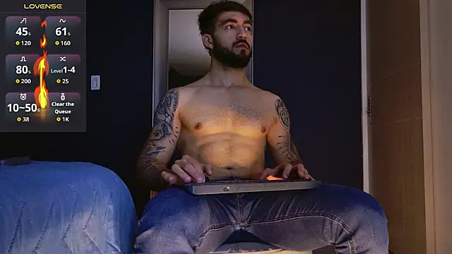 Snapshot of MarkWalker__ chatting on 11/21/25, 10:14 MarkWalker online show from 11/21/25, 10:14