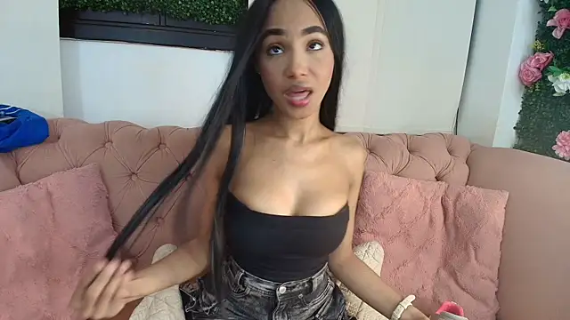 Snapshot of kristyl_paez chatting on 10/23/25, 01:54 kristyl paez online show from 10/23/25, 01:54