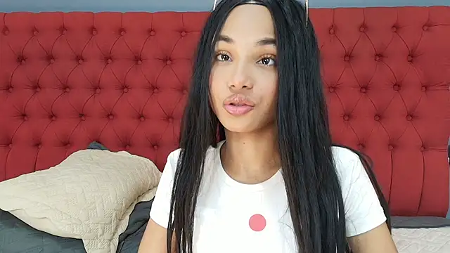 Snapshot of kristyl_paez chatting on 11/07/25, 04:18 kristyl paez online show from 11/07/25, 04:18