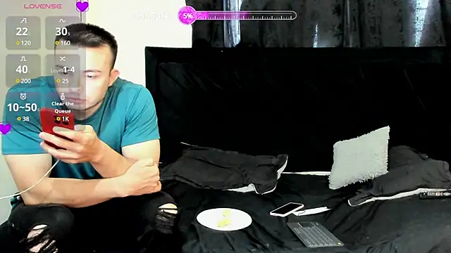 Snapshot of lissandthor13 chatting on 02/11/25, 04:35 lissandthor13 online show from 02/11/25, 04:35