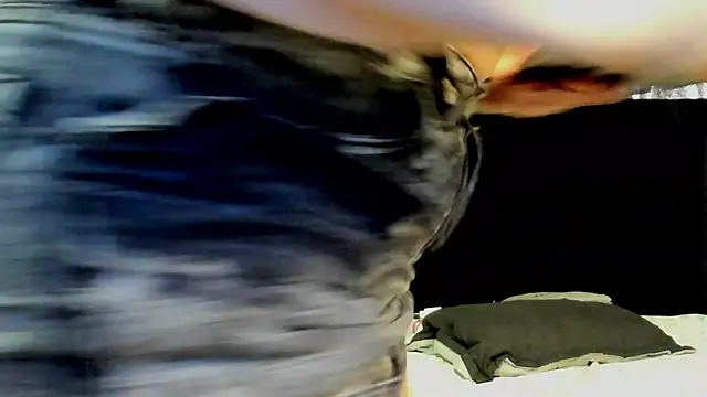 Snapshot of lissandthor13 chatting on 11/08/25, 11:43 lissandthor13 online show from 11/08/25, 11:43