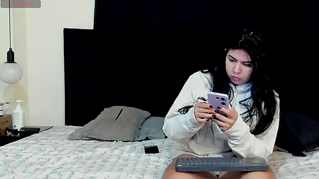 Snapshot of lissandthor13 chatting on 11/13/25, 10:47 lissandthor13 online show from 11/13/25, 10:47