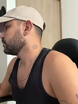 Snapshot of nicolas_cox chatting on 01/14/25, 03:26 nicolas cox online show from 01/14/25, 03:26