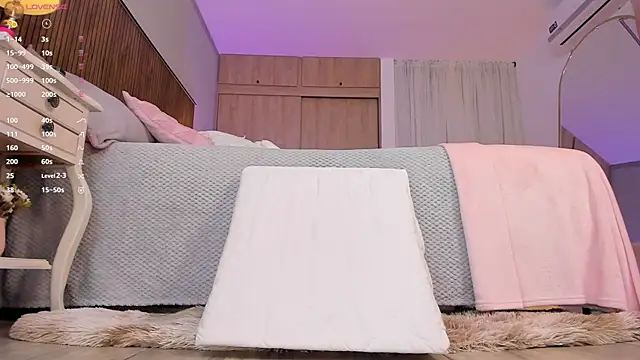 tatikiss  online show from 03/21/26, 11:48