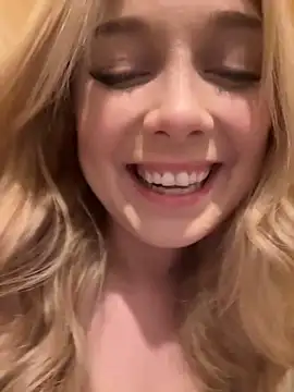 CherryAuroraa online show from 12/21/24, 04:03