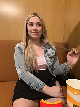 CherryAuroraa online show from 02/12/25, 09:22